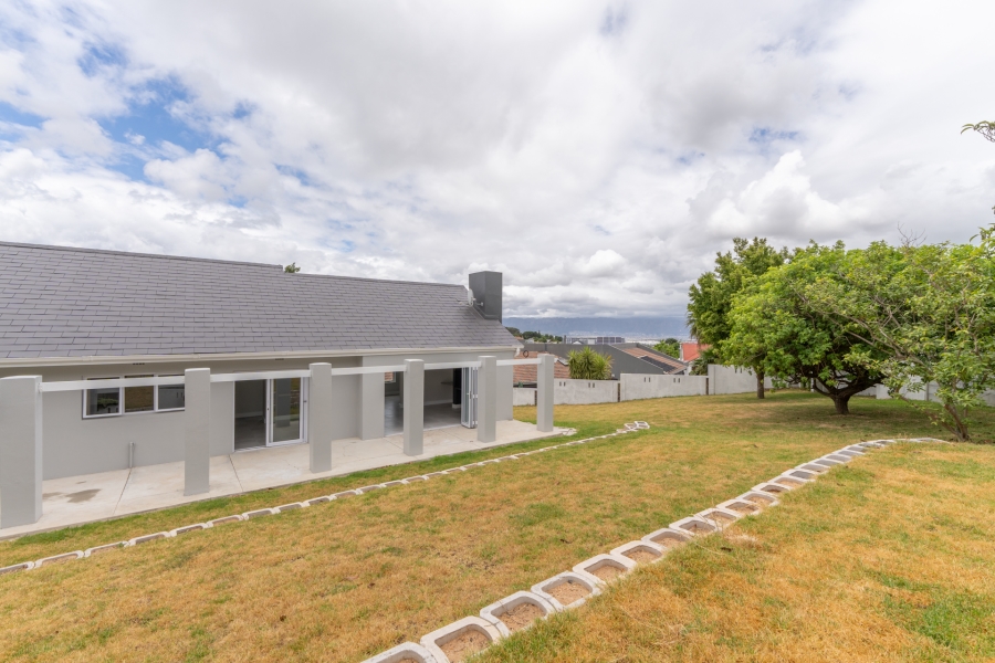 3 Bedroom Property for Sale in Heldervue Western Cape